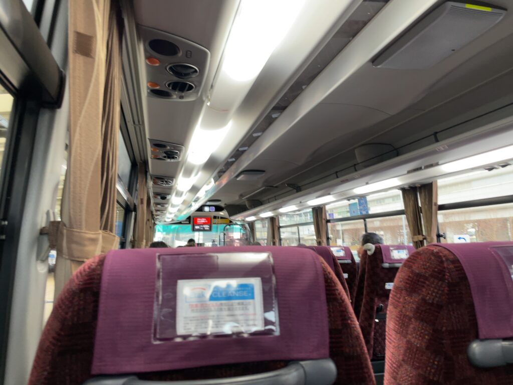 なんば方面のリムジンバスの車内